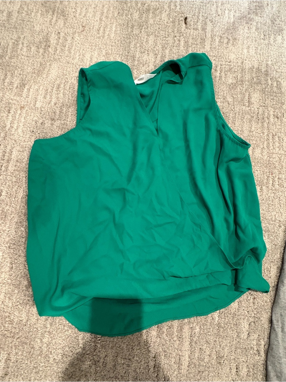 BB Dakota Sleeveless V-Neck Camisole in Emerald Green